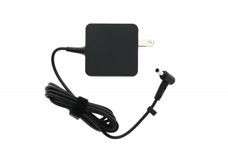 ASUS Adapter 45W | 19V 2-Pin (4.5PHI) | Amerikaanse Stekker | Renewed