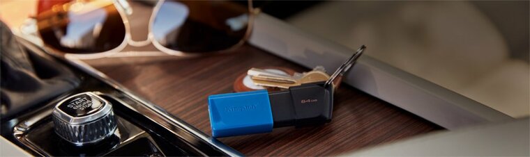 Kingston DataTraveler Exodia M | 64GB USB-A 3.2 Flash Drive | Zwart/Blauw